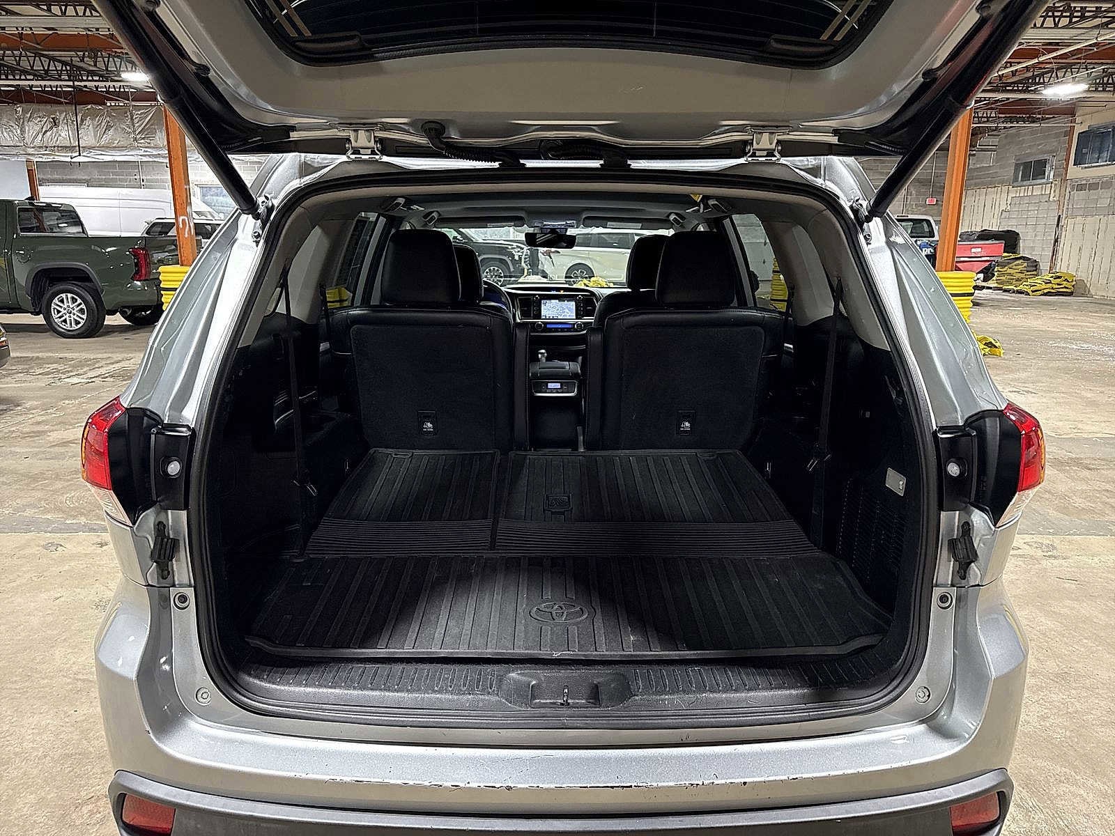 Thumbnail: 2018 Toyota Highlander - 11