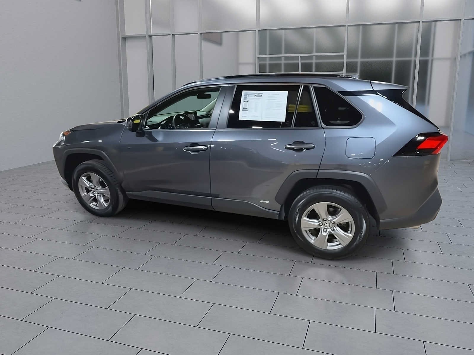 Thumbnail: 2022 Toyota RAV4 - 5