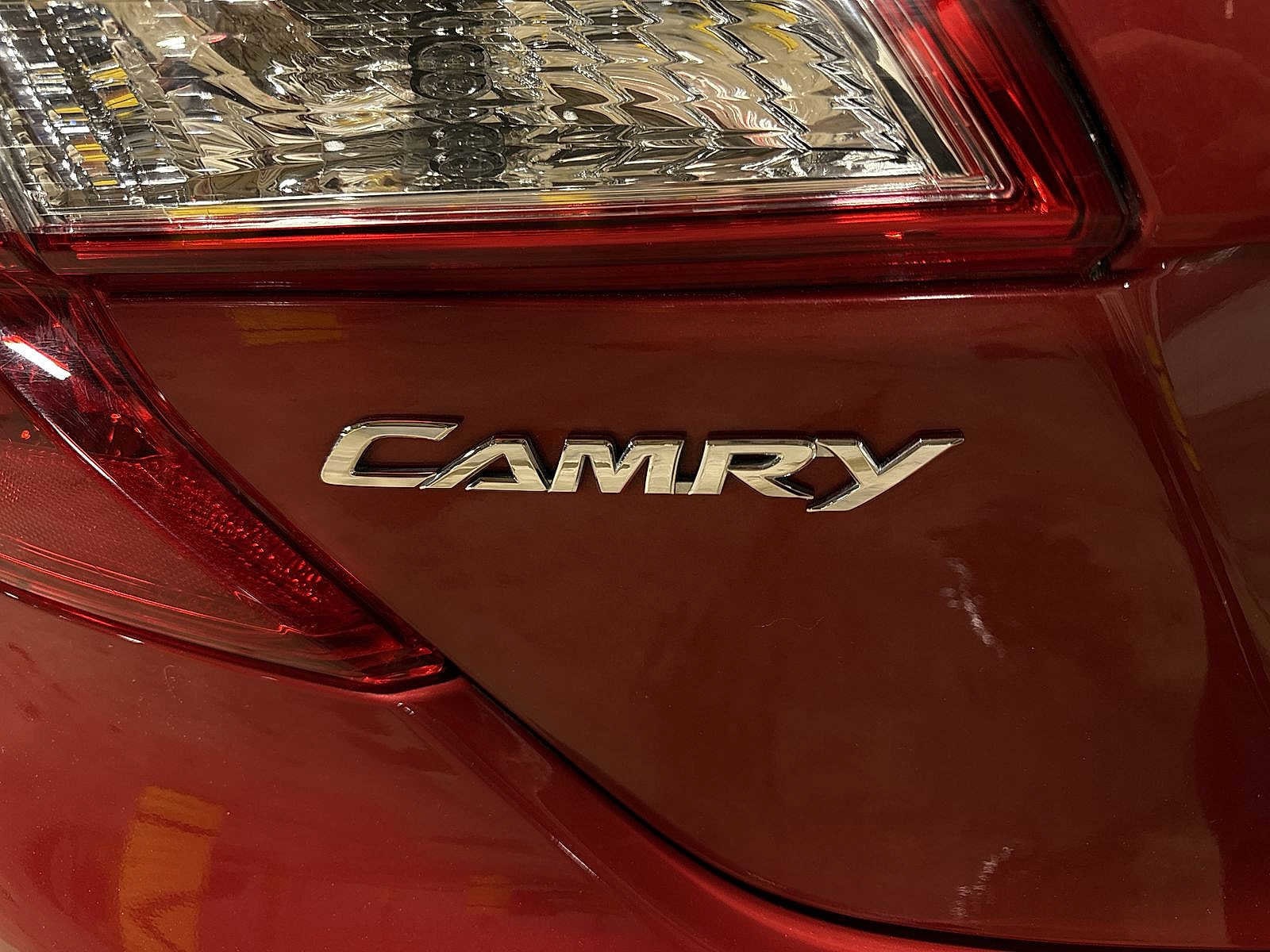 Thumbnail: 2012 Toyota Camry - 24