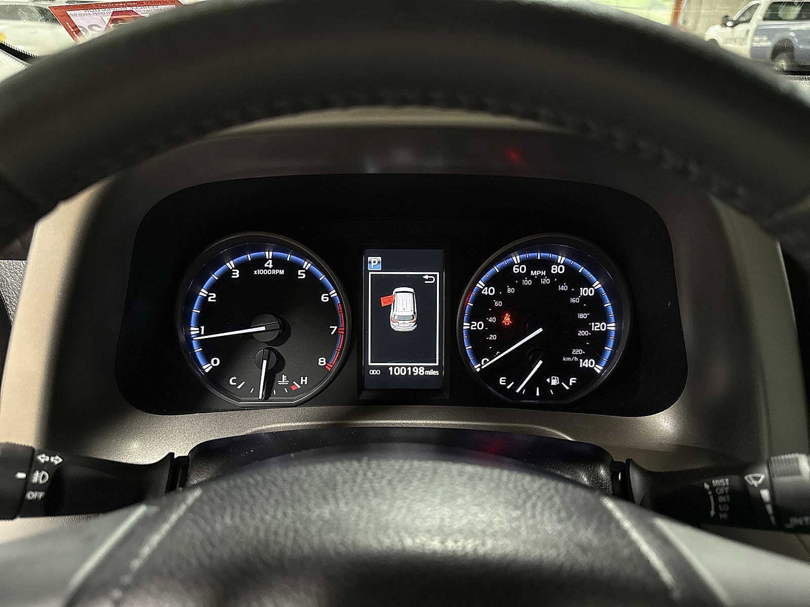 Thumbnail: 2017 Toyota RAV4 - 31