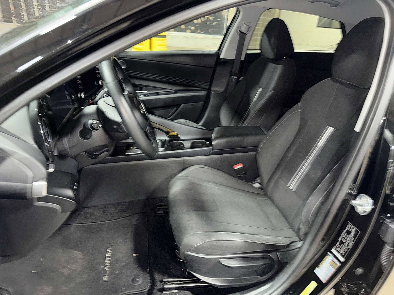 Thumbnail: 2022 Hyundai Elantra - 15