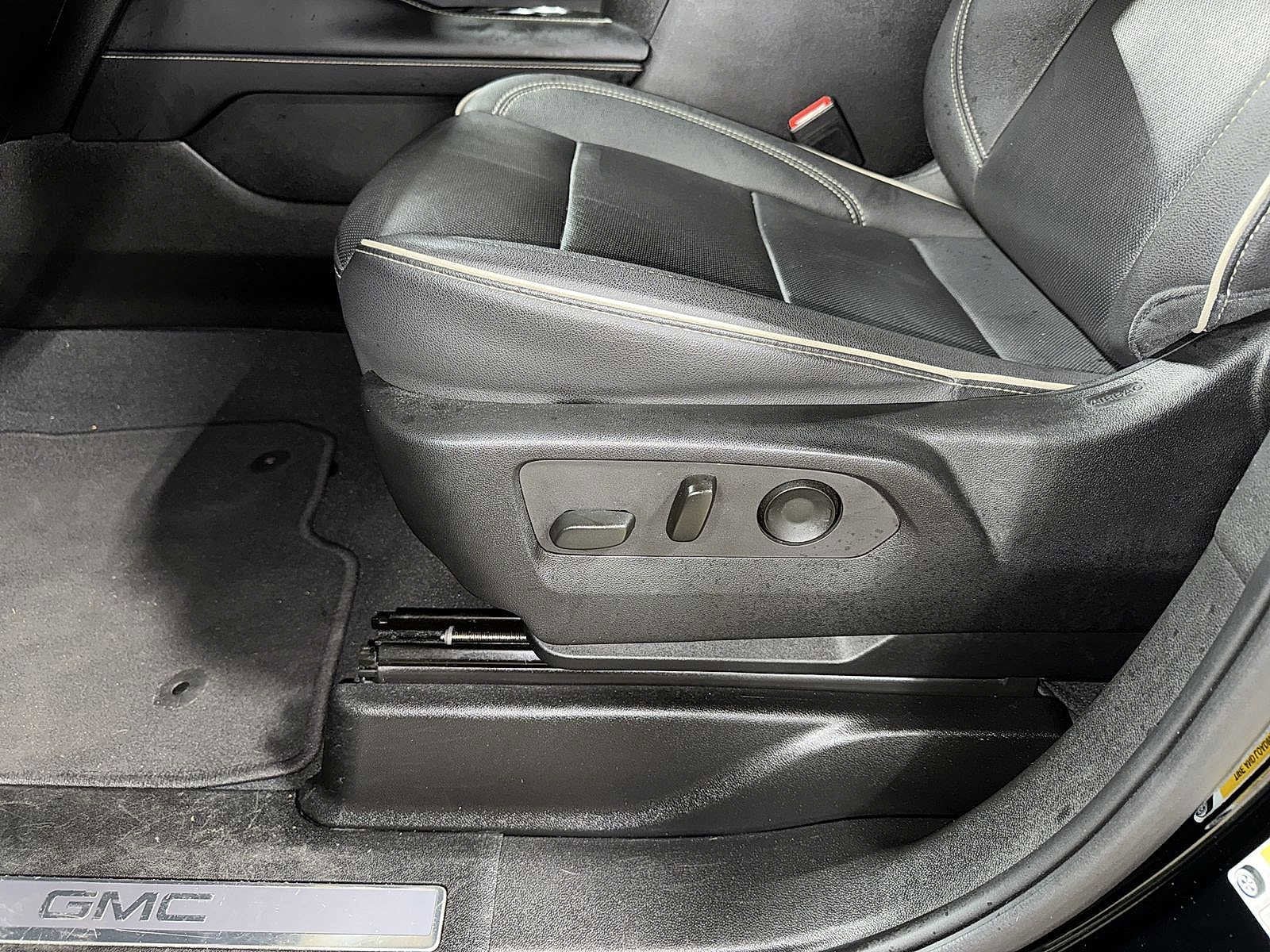 Thumbnail: 2023 GMC Yukon - 24