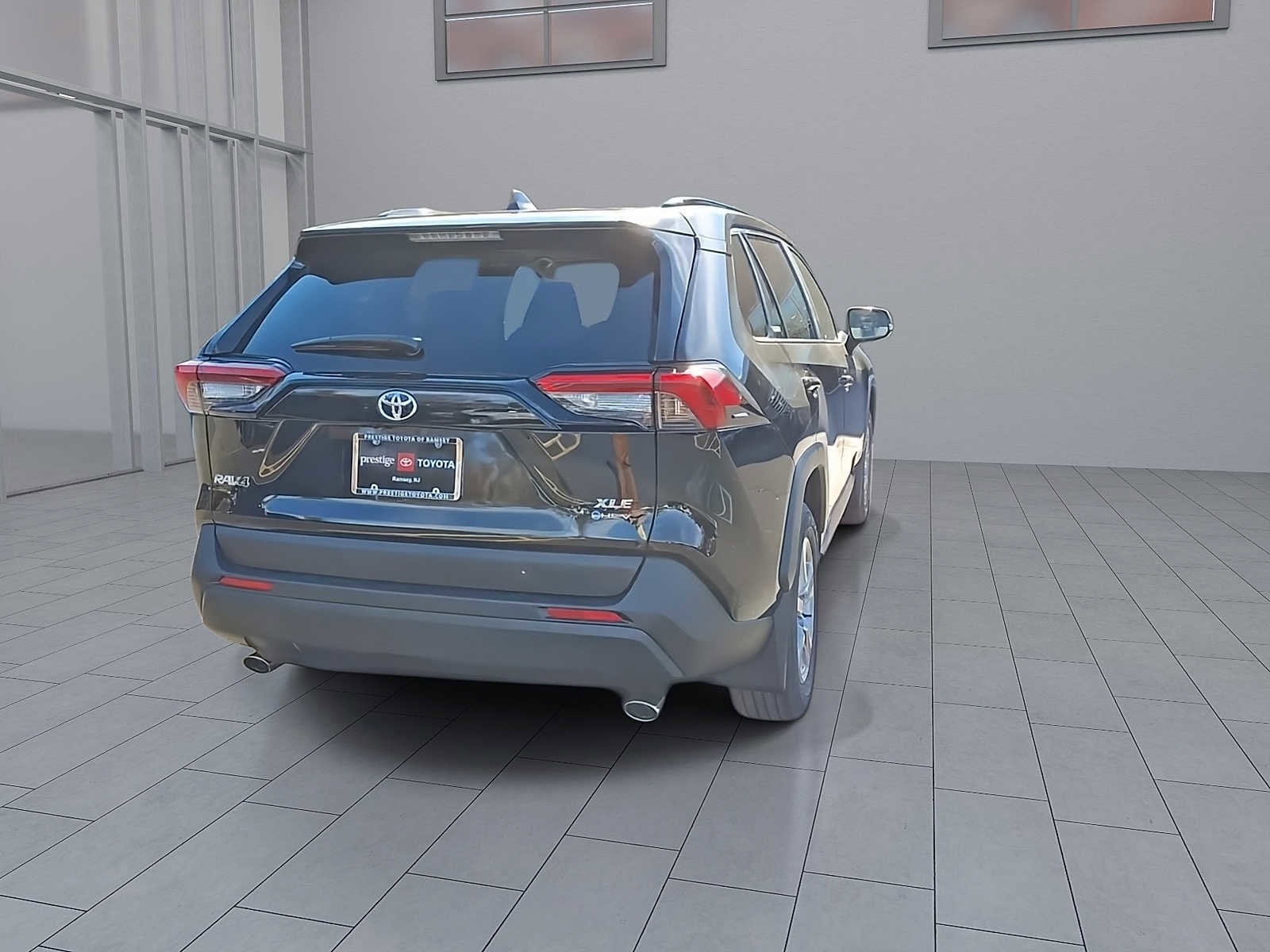 Thumbnail: 2025 Toyota RAV4 - 8