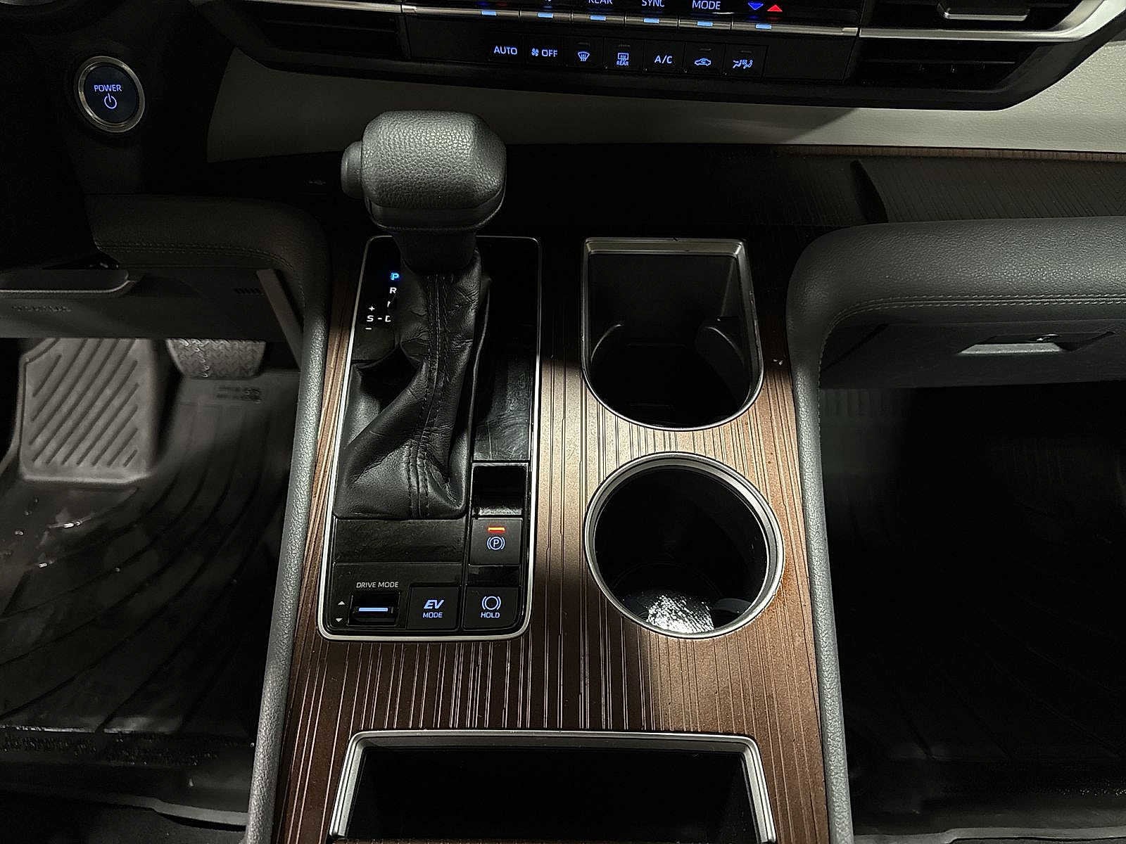 Thumbnail: 2023 Toyota Sienna - 32