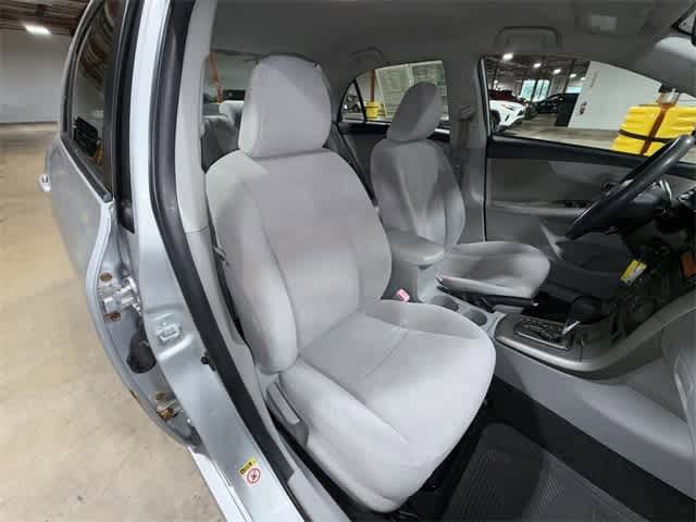 Thumbnail: 2011 Toyota Corolla - 16