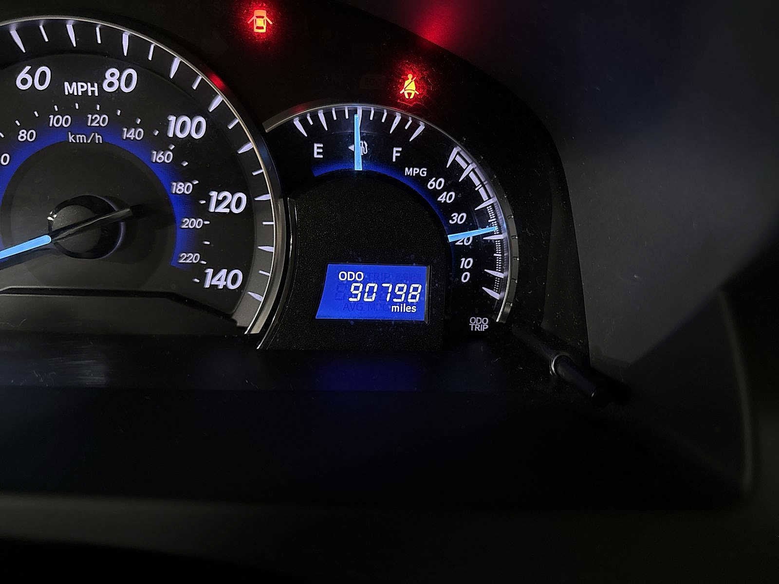 Thumbnail: 2012 Toyota Camry - 18