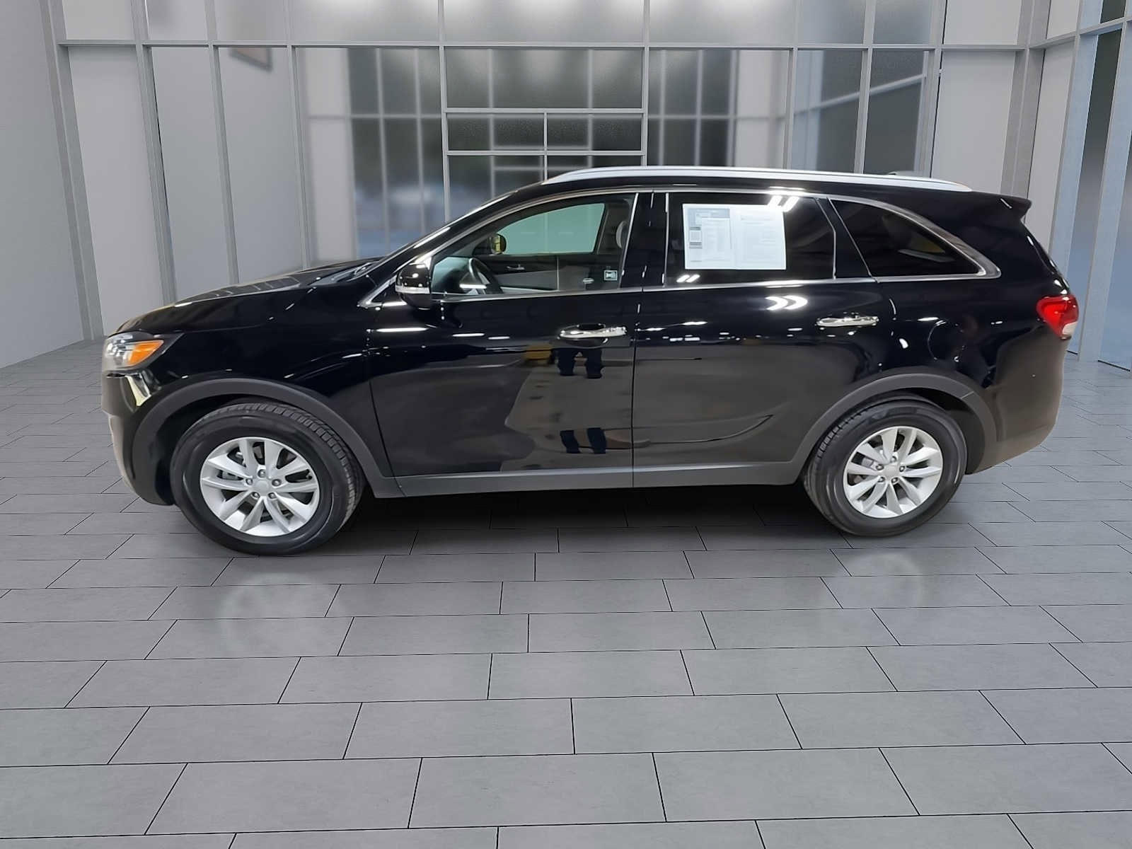 Thumbnail: 2018 Kia Sorento - 5