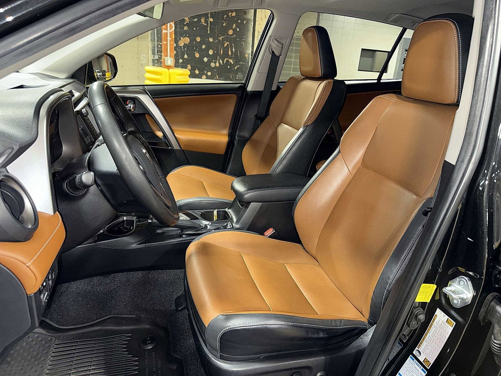 Thumbnail: 2017 Toyota RAV4 - 15