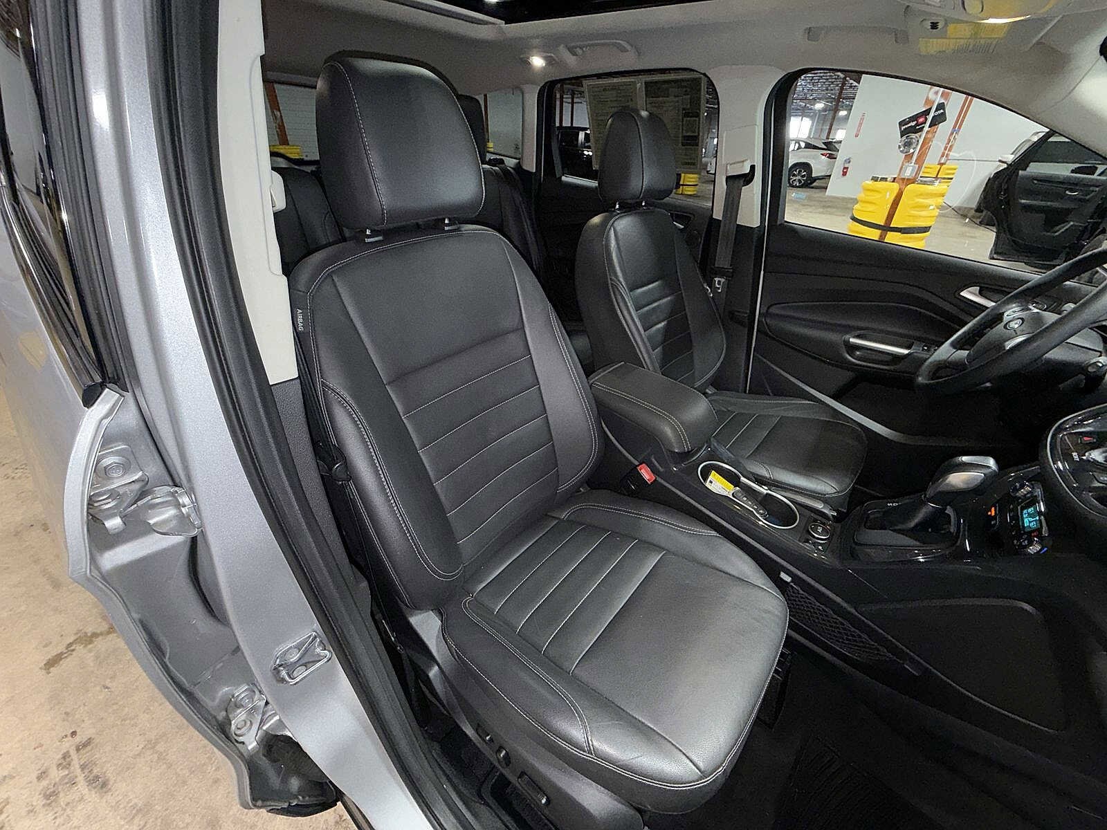 Thumbnail: 2016 Ford Escape - 16