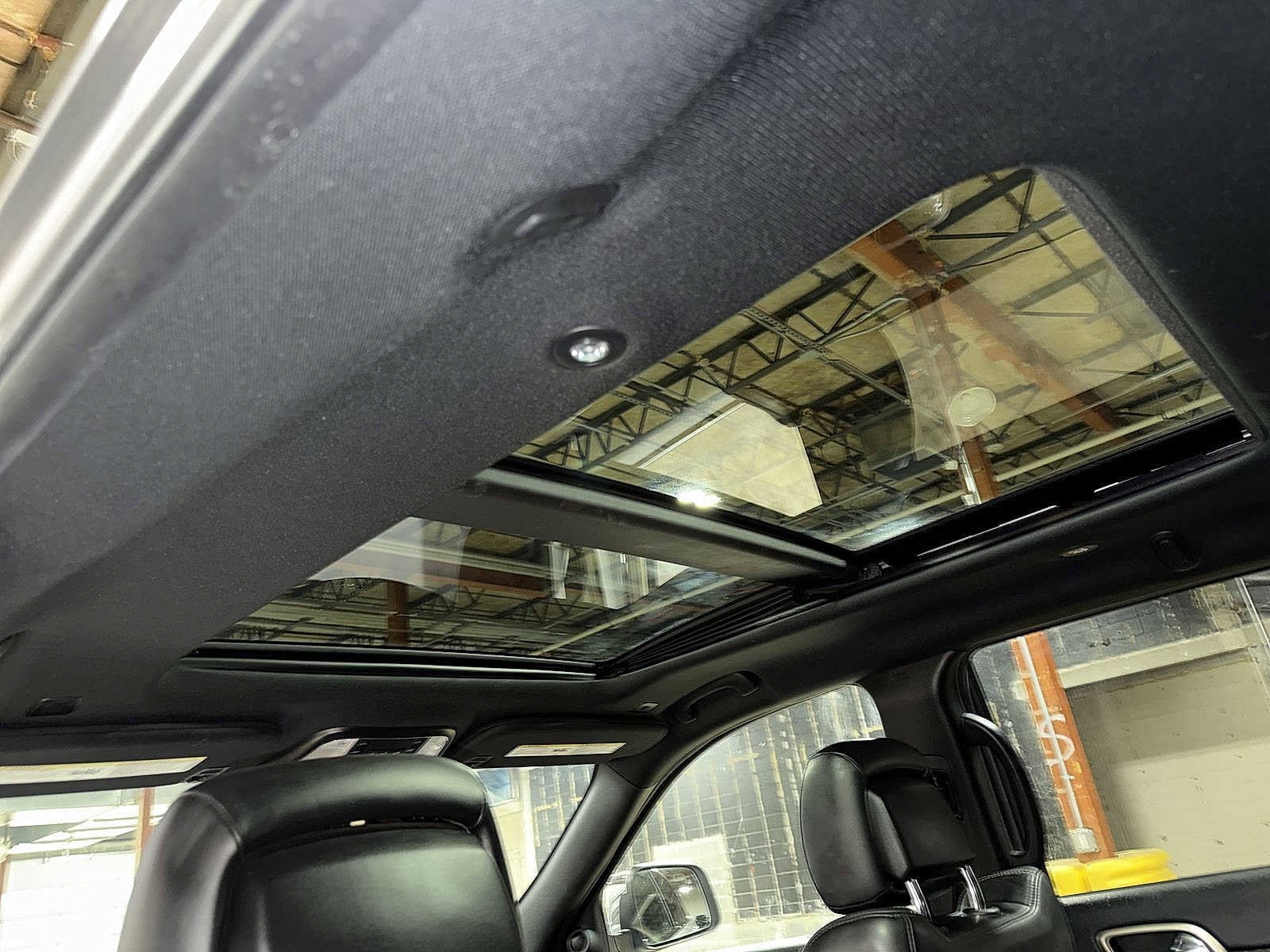 Thumbnail: 2017 Jeep Grand Cherokee - 25