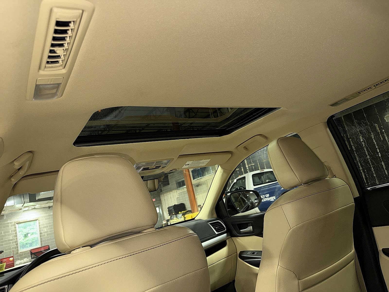 Thumbnail: 2017 Toyota Highlander - 26