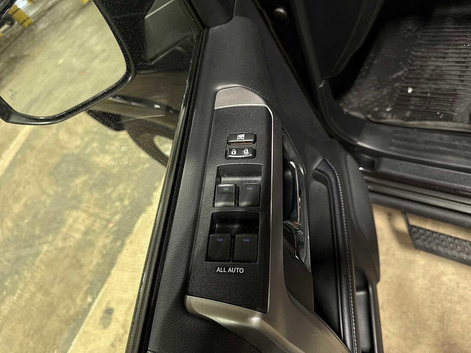 Thumbnail: 2023 Toyota 4Runner - 23