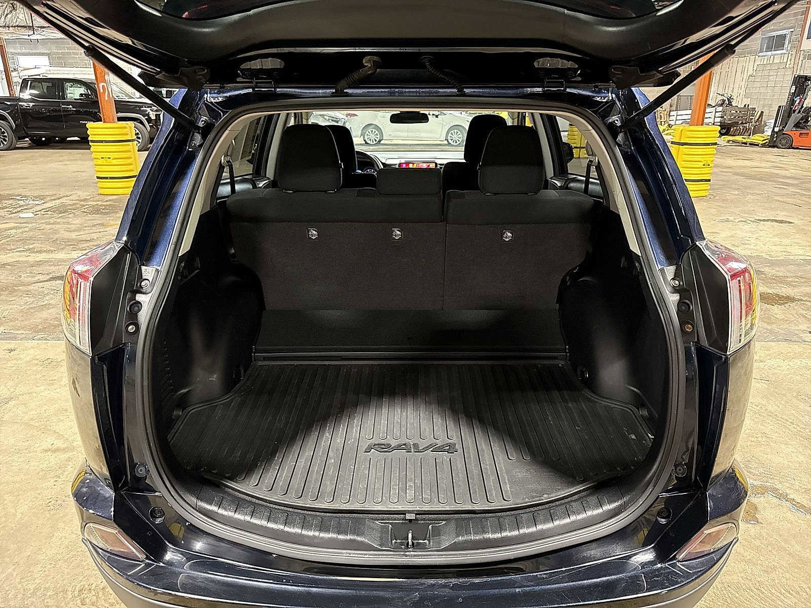 Thumbnail: 2018 Toyota RAV4 - 11