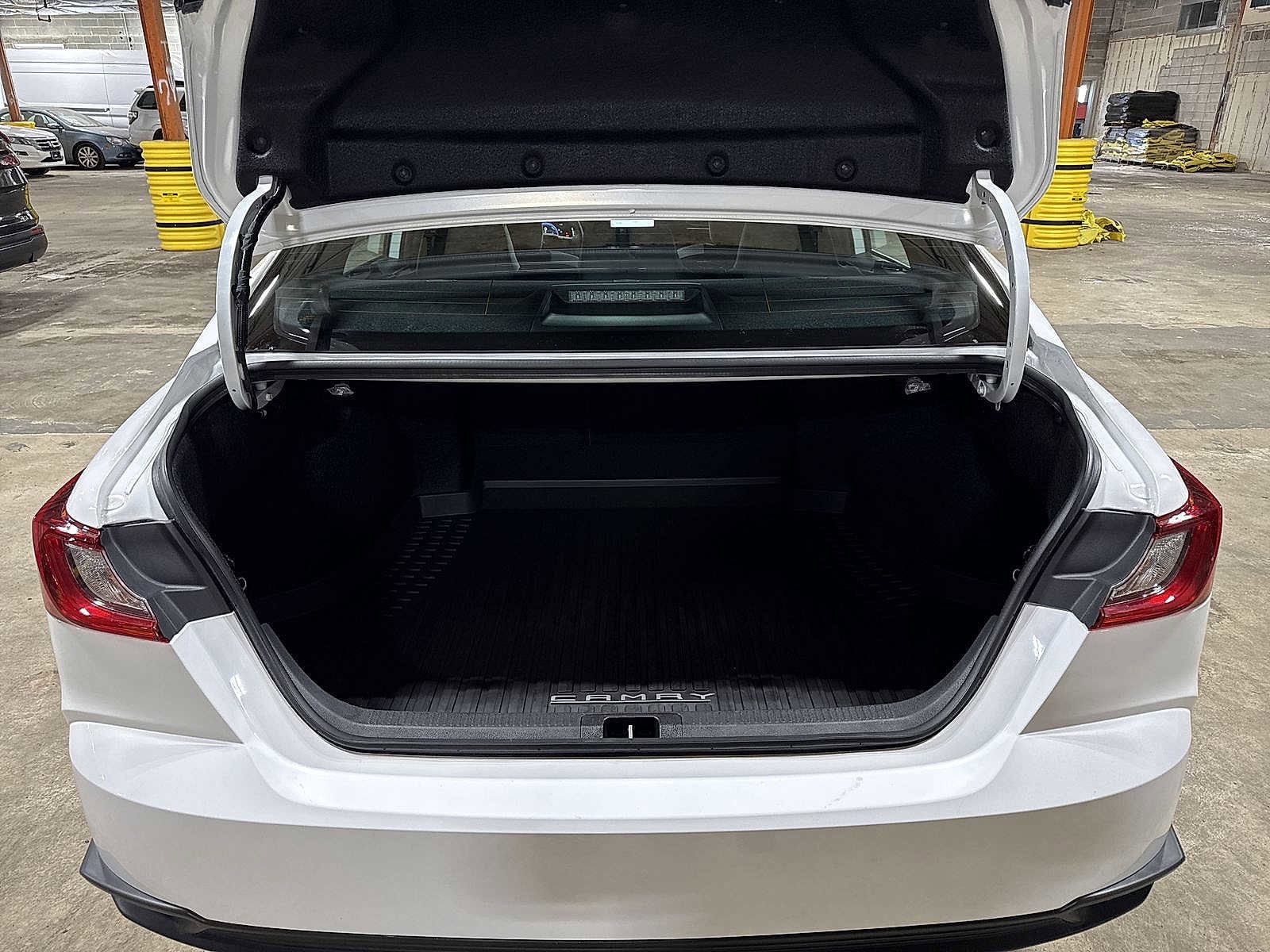 Thumbnail: 2025 Toyota Camry - 11