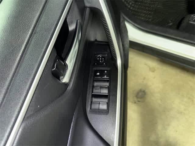 2023 Toyota RAV4 XLE 22