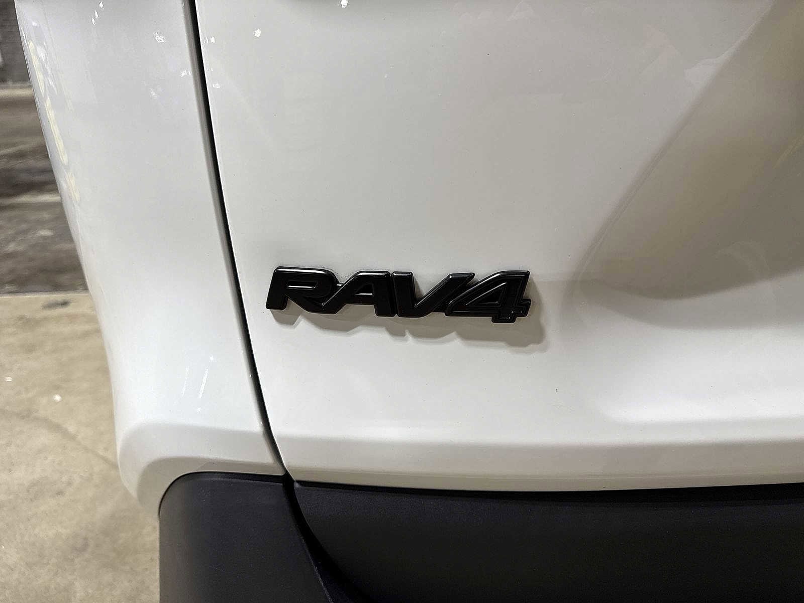 Thumbnail: 2022 Toyota RAV4 - 25