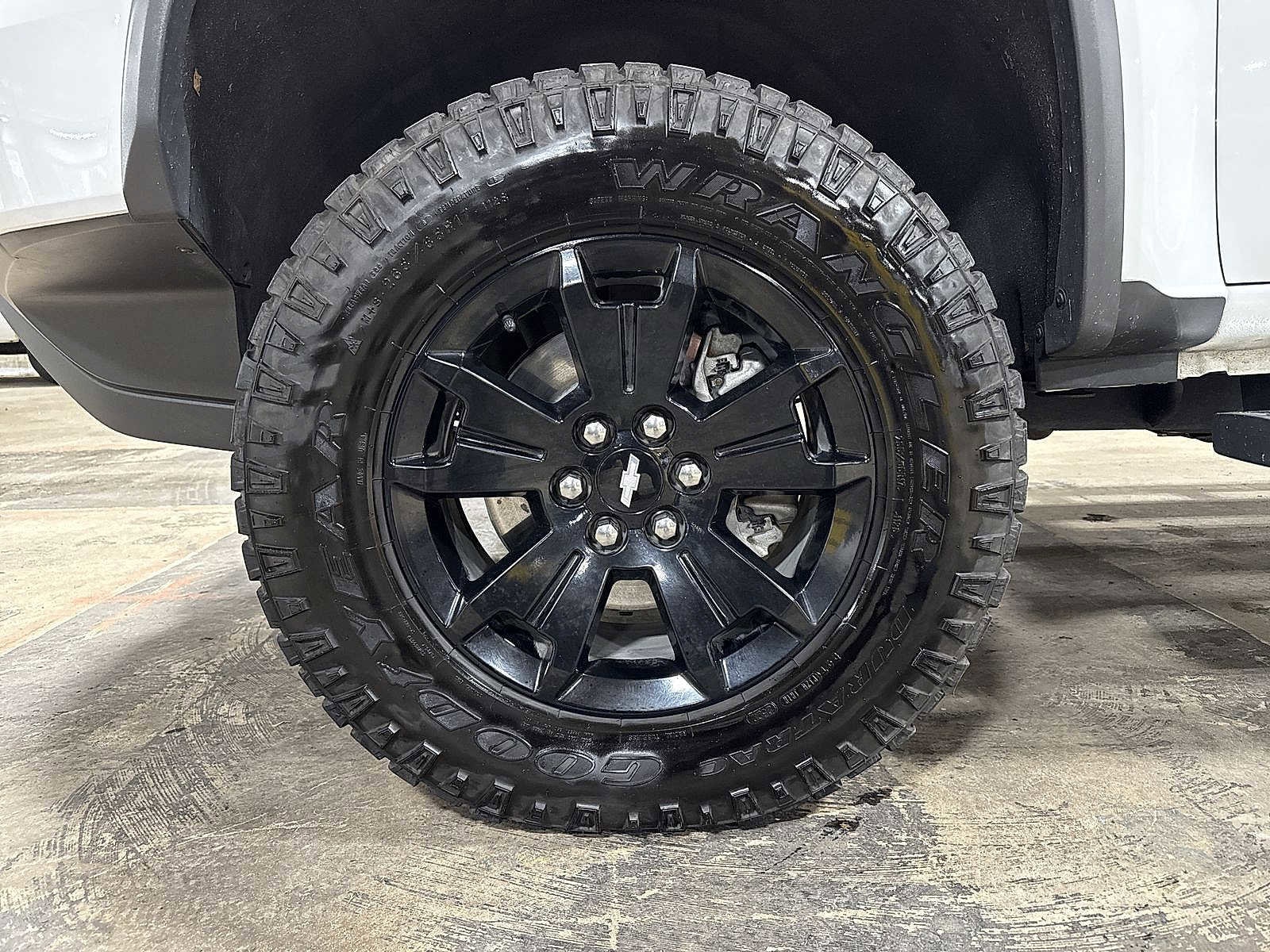 Thumbnail: 2022 Chevrolet Colorado - 10