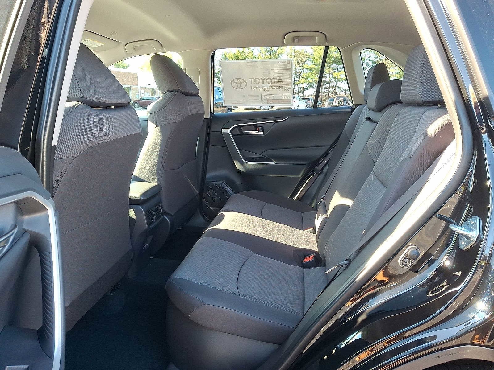 Thumbnail: 2025 Toyota RAV4 - 13