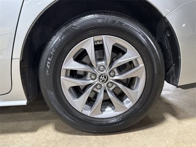 Thumbnail: 2022 Toyota Sienna - 10
