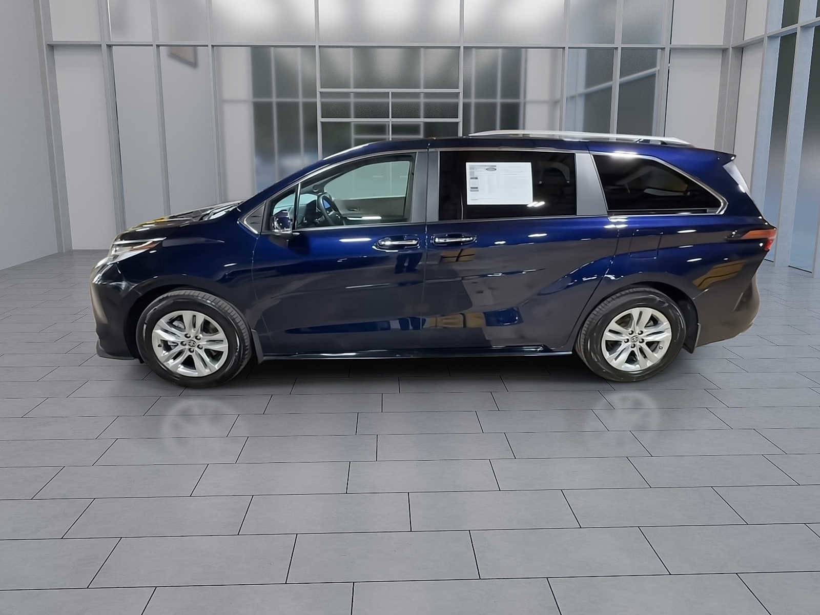 Thumbnail: 2023 Toyota Sienna - 5