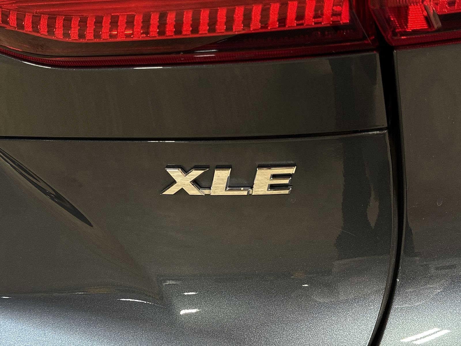 Thumbnail: 2023 Toyota Venza - 27