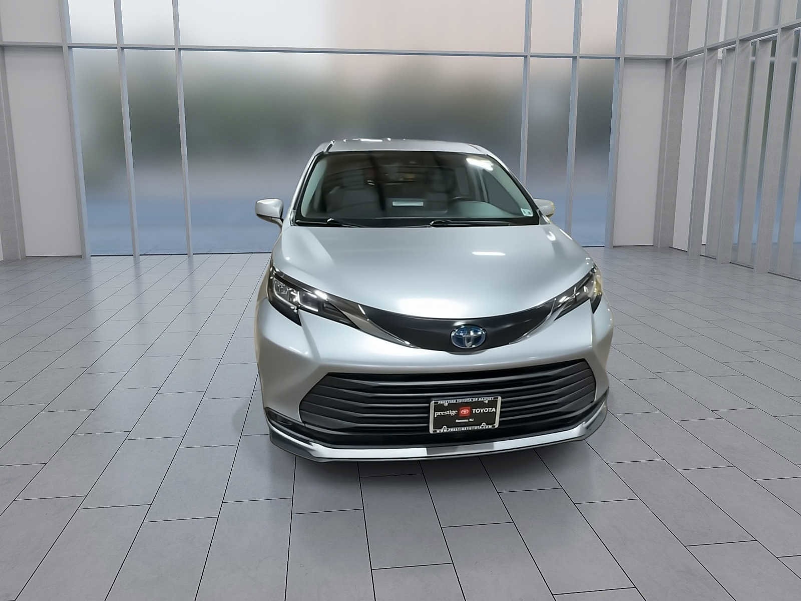 Thumbnail: 2021 Toyota Sienna - 3