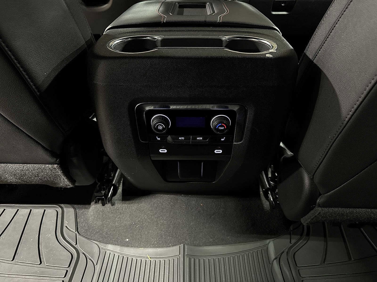 Thumbnail: 2024 Chevrolet Suburban - 30