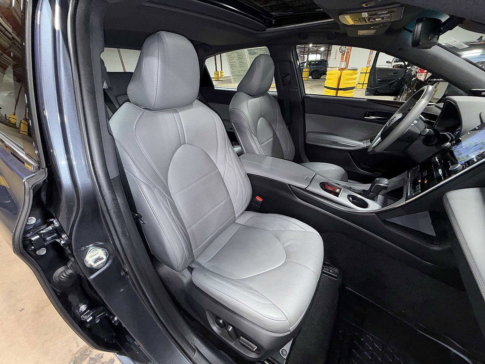 Thumbnail: 2020 Toyota Avalon - 16