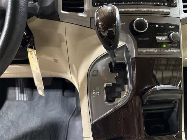 Thumbnail: 2010 Toyota Venza - 29