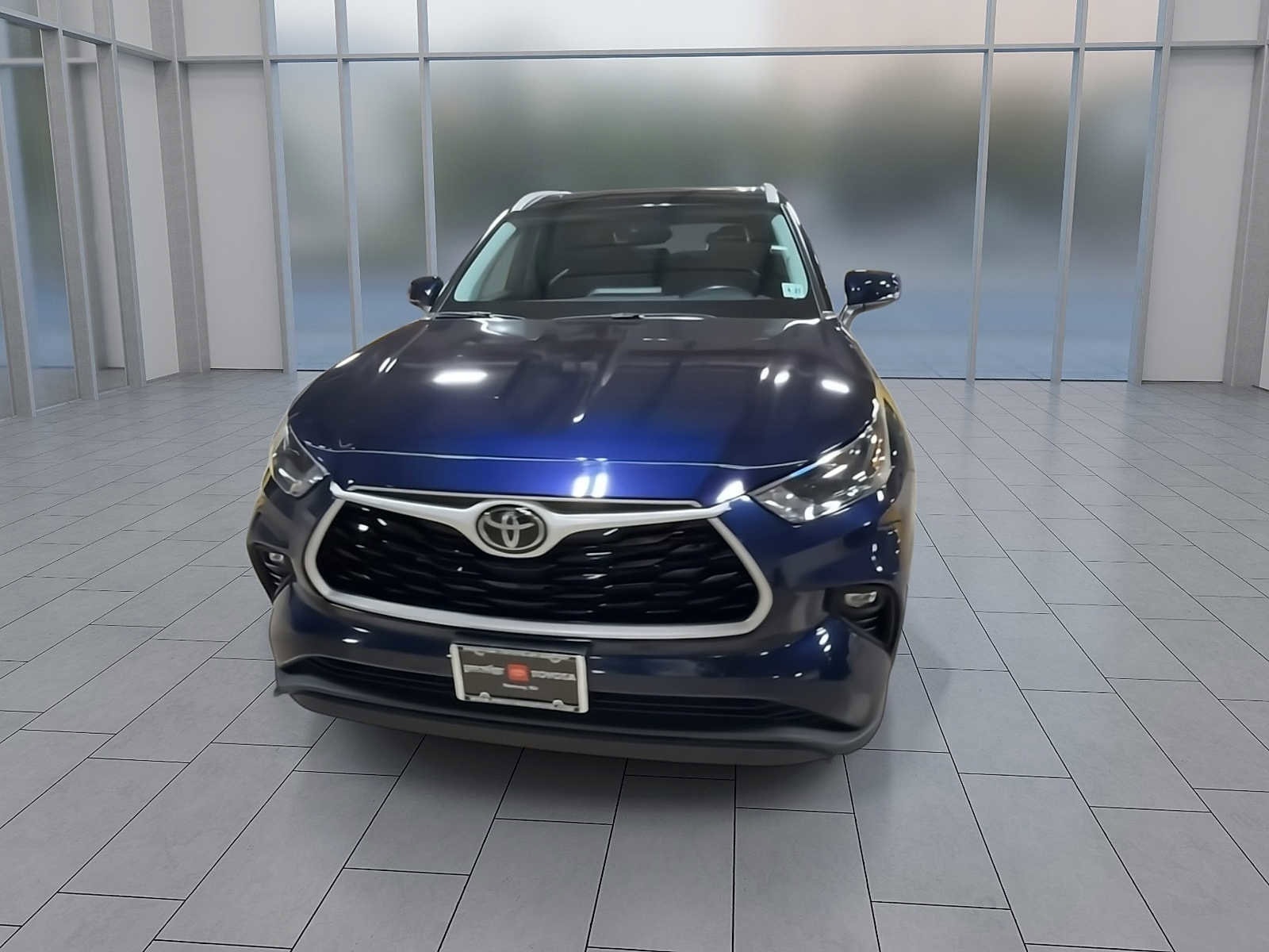 Thumbnail: 2022 Toyota Highlander - 3