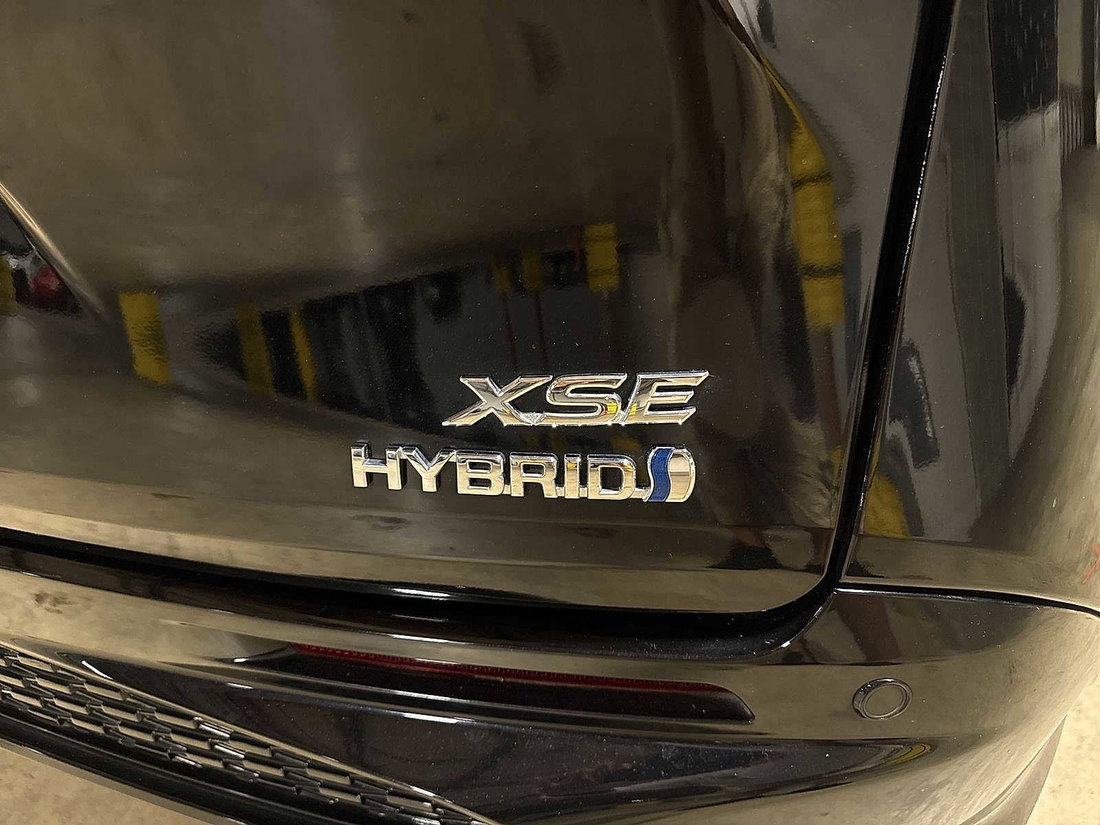 Thumbnail: 2023 Toyota Sienna - 28