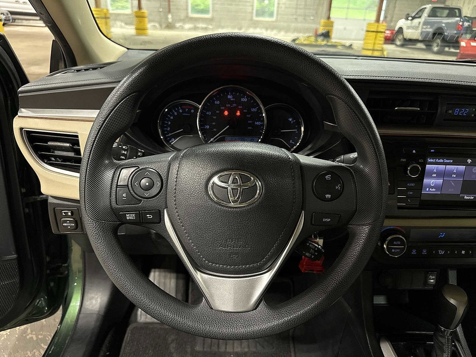 Thumbnail: 2014 Toyota Corolla - 17