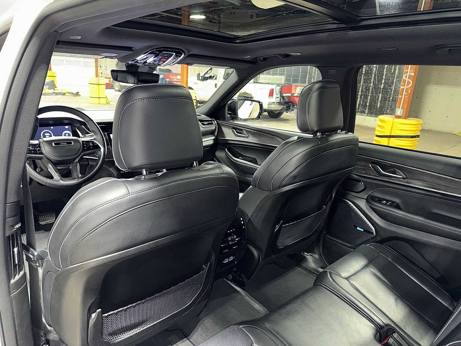 Thumbnail: 2021 Jeep Grand Cherokee L - 33
