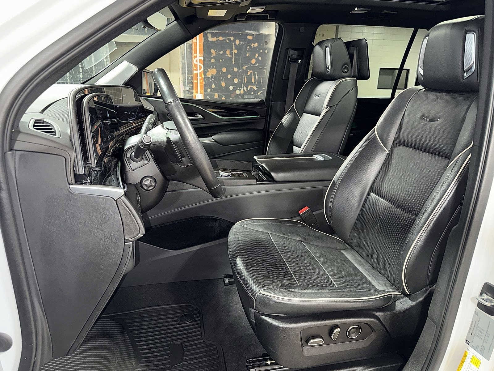 Thumbnail: 2021 Cadillac Escalade - 15