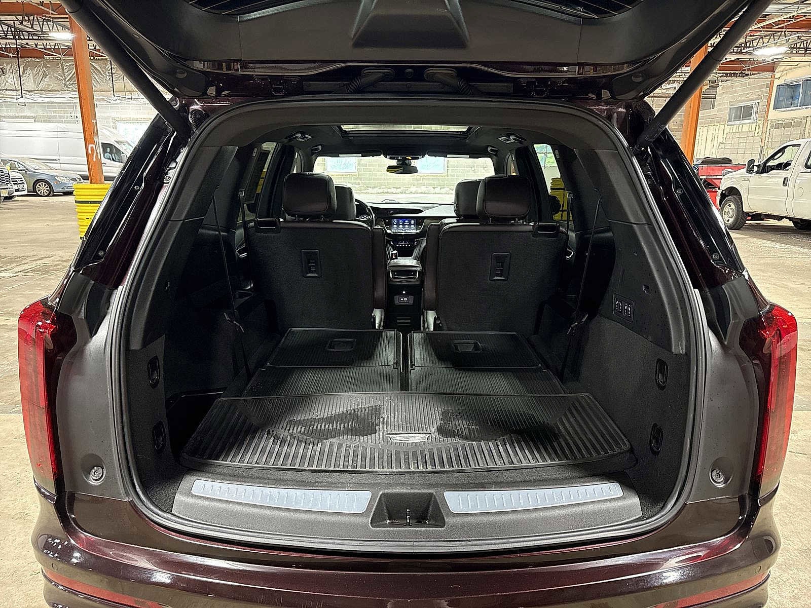 Thumbnail: 2021 Cadillac XT6 - 11