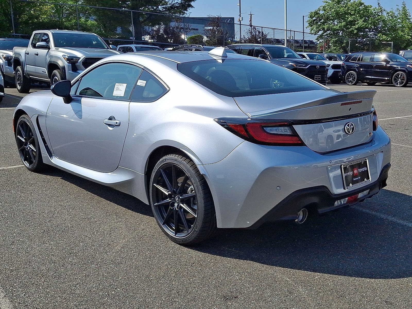 Thumbnail: 2026 Toyota GR86 - 11
