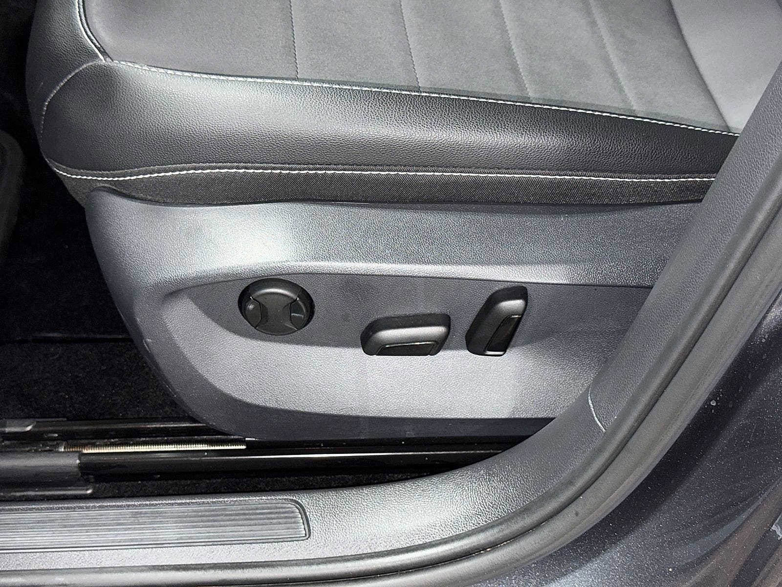 Thumbnail: 2022 Volkswagen Taos - 23