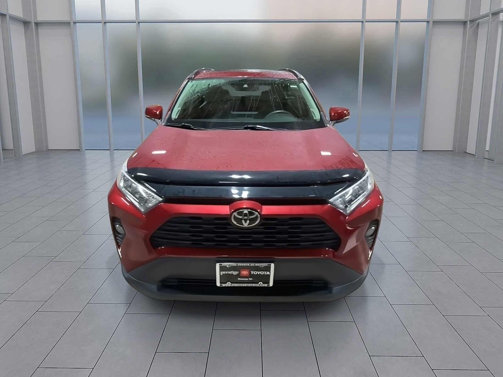 2021 Toyota RAV4 XLE Premium photo 3