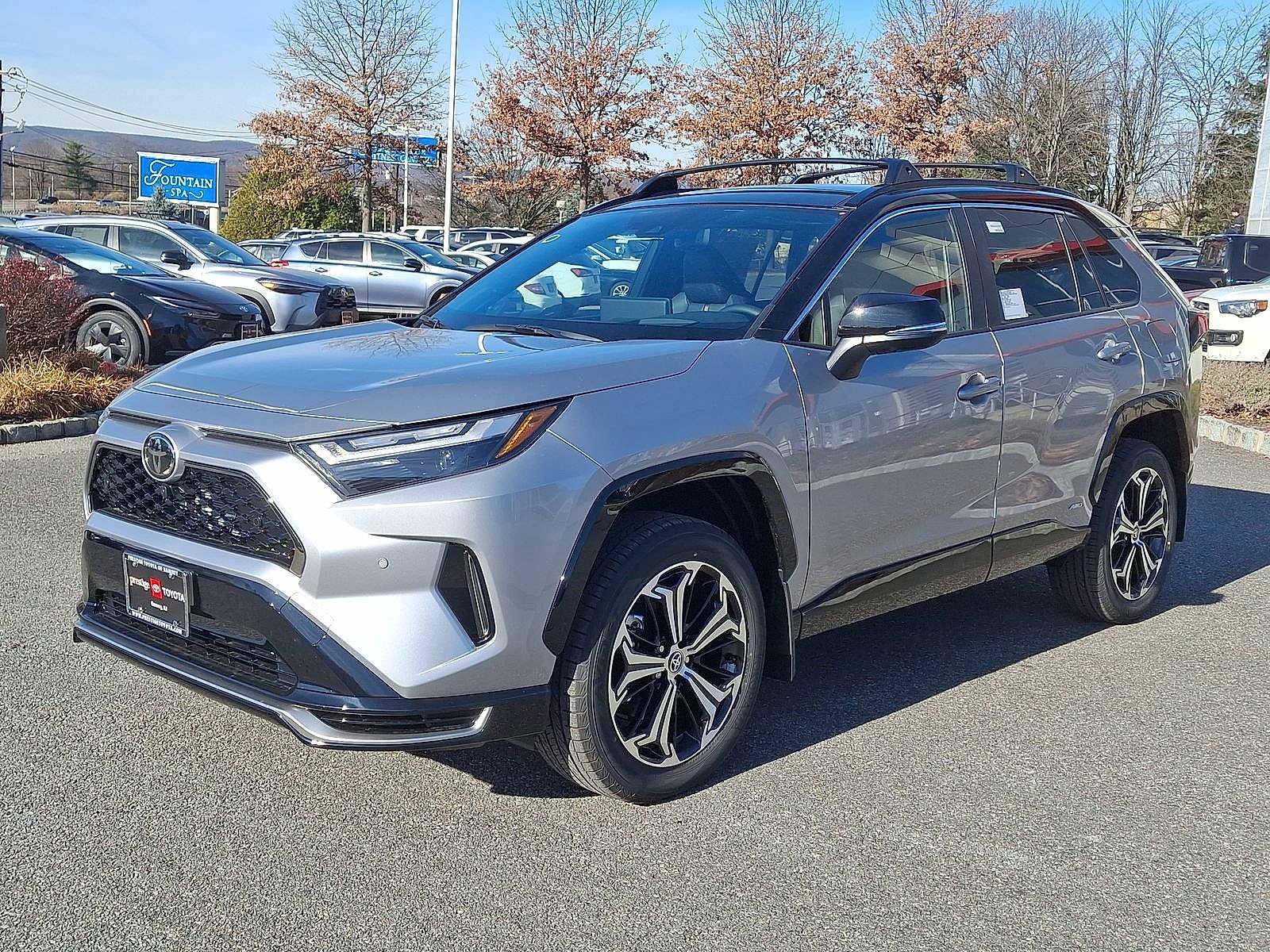 Thumbnail: 2025 Toyota RAV4 - 16