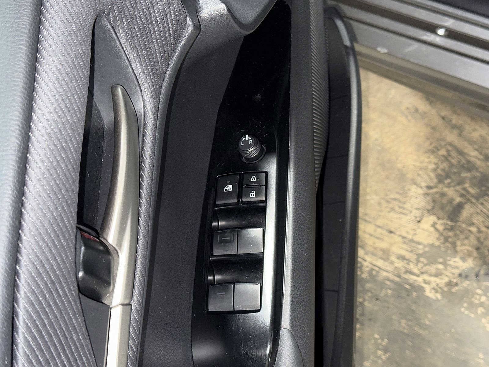 Thumbnail: 2025 Toyota Camry - 22