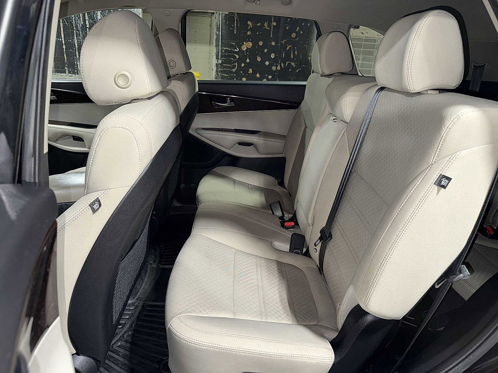 Thumbnail: 2018 Kia Sorento - 17