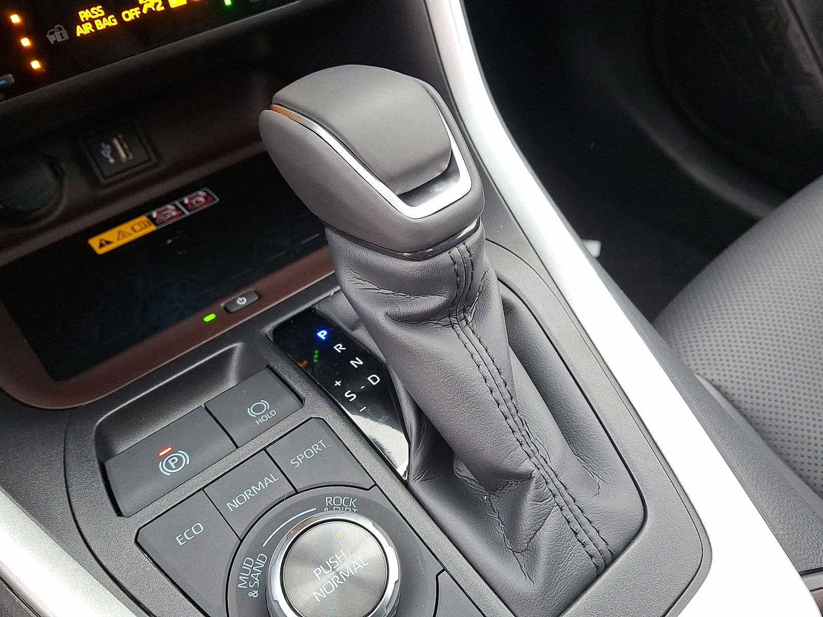 Thumbnail: 2025 Toyota RAV4 - 15