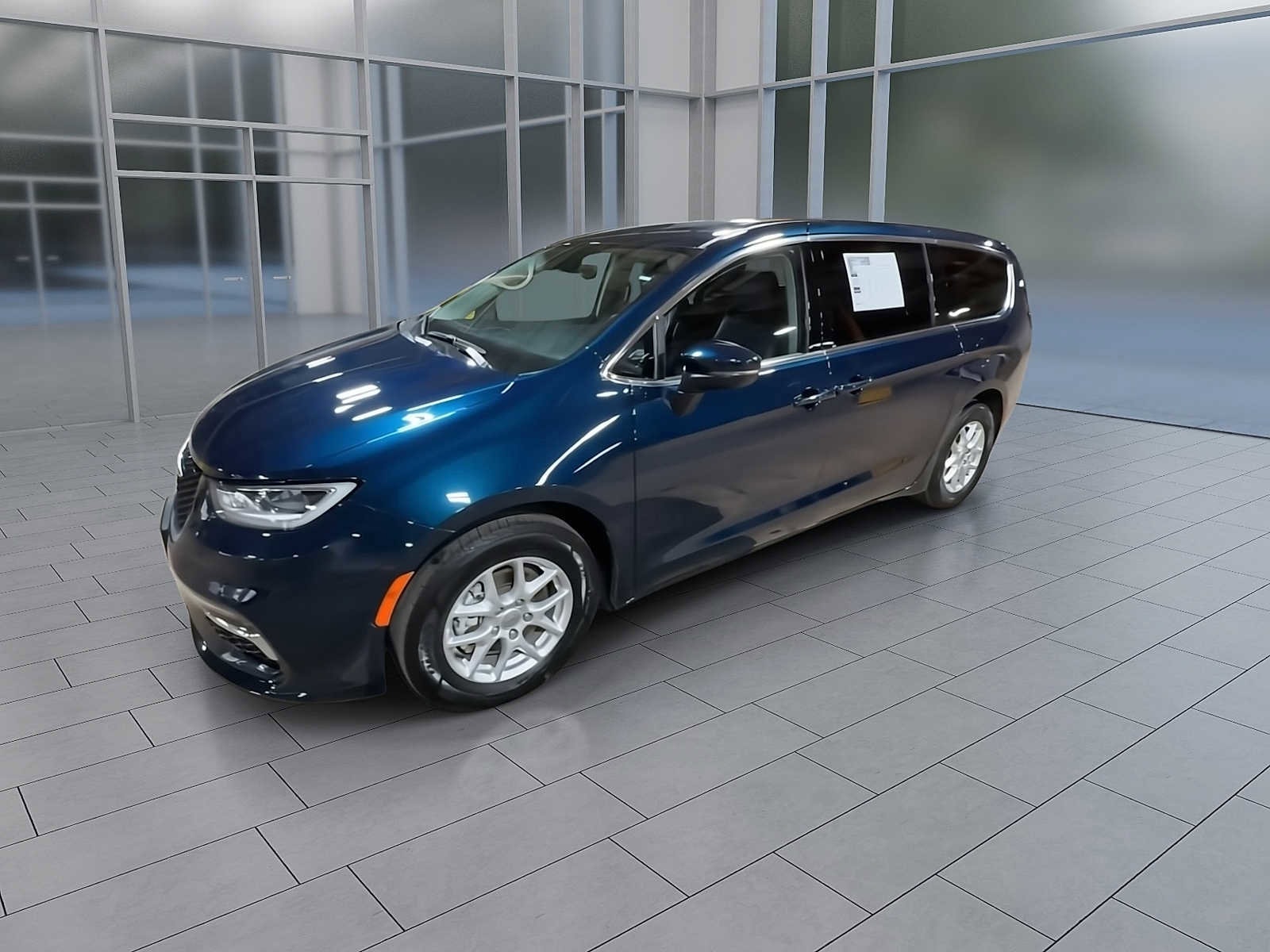 Thumbnail: 2023 Chrysler Pacifica - 4