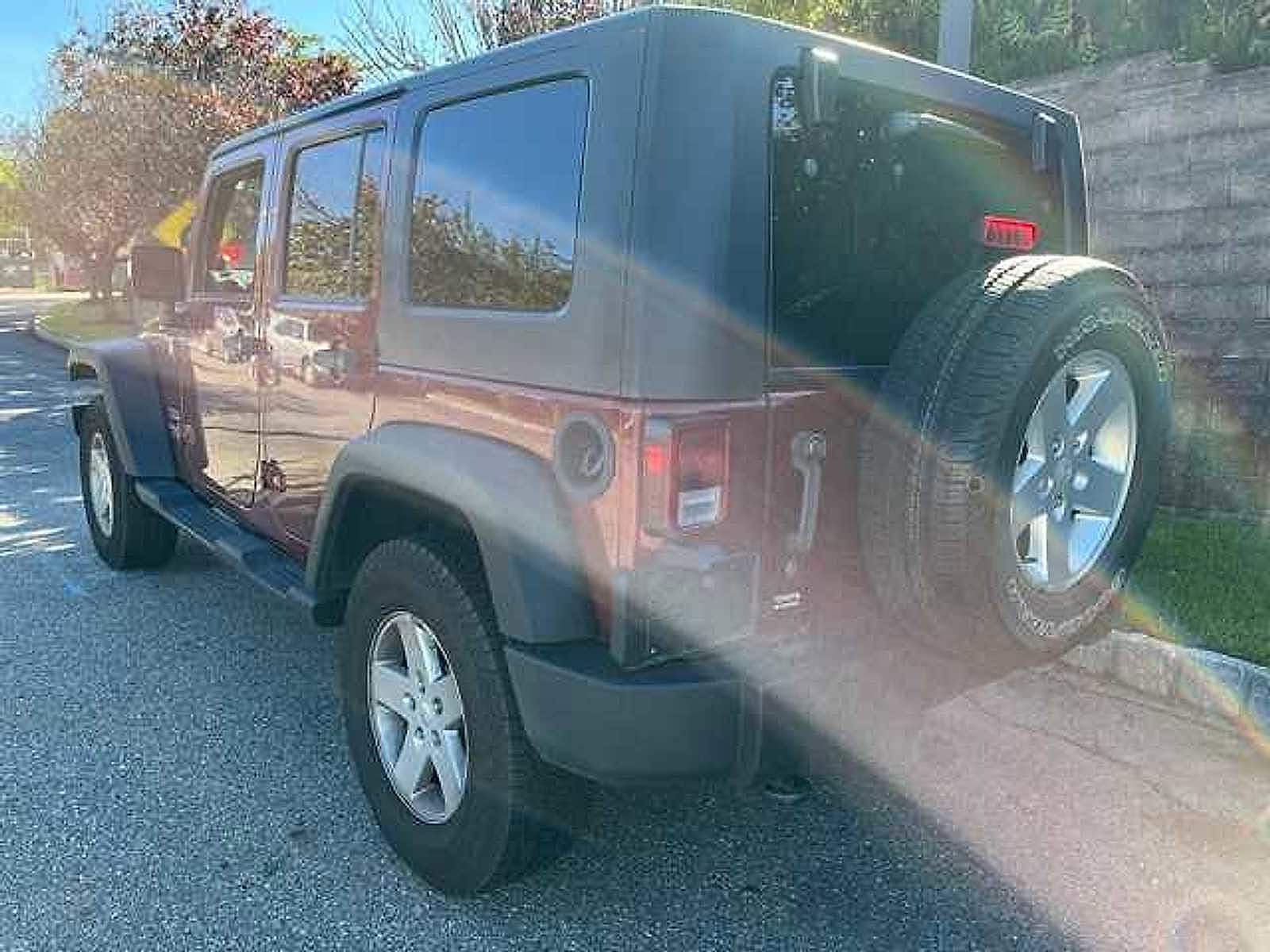 Thumbnail: 2010 Jeep Wrangler - 18