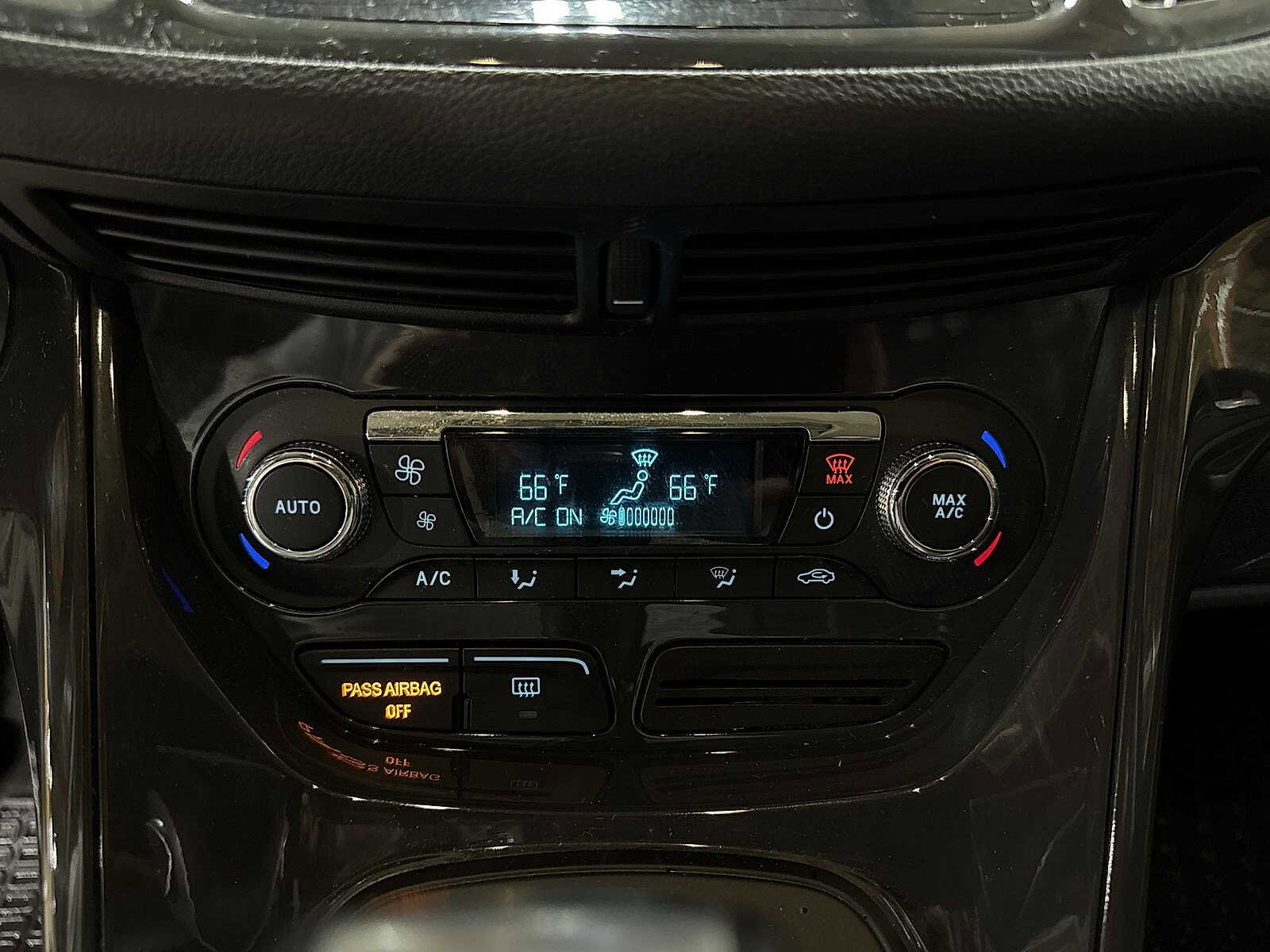 Thumbnail: 2016 Ford Escape - 22