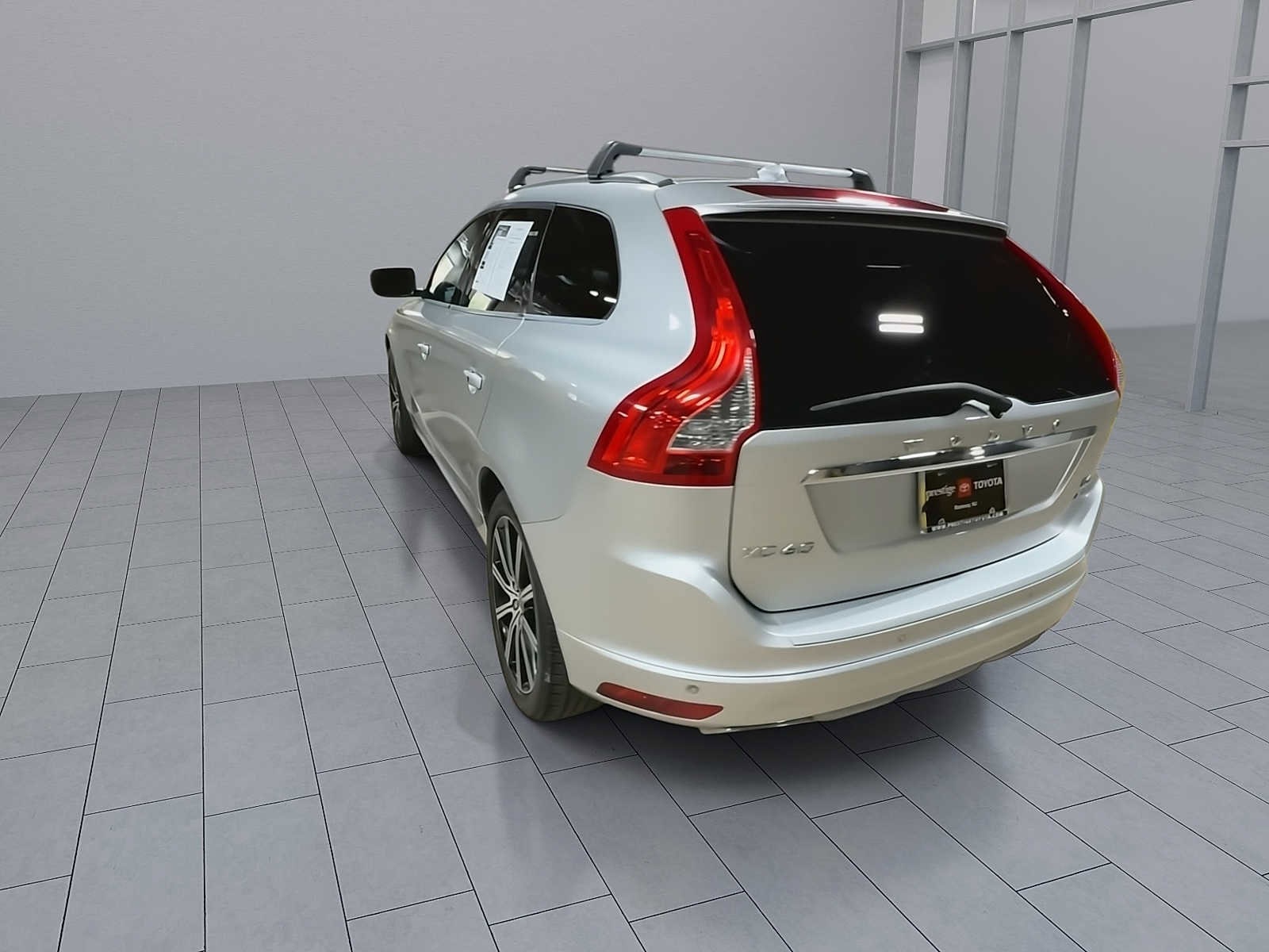Thumbnail: 2017 Volvo XC60 - 7