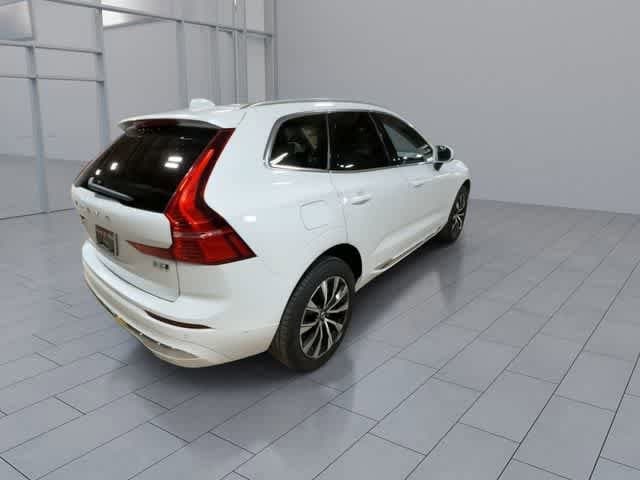 Thumbnail: 2023 Volvo XC60 - 8