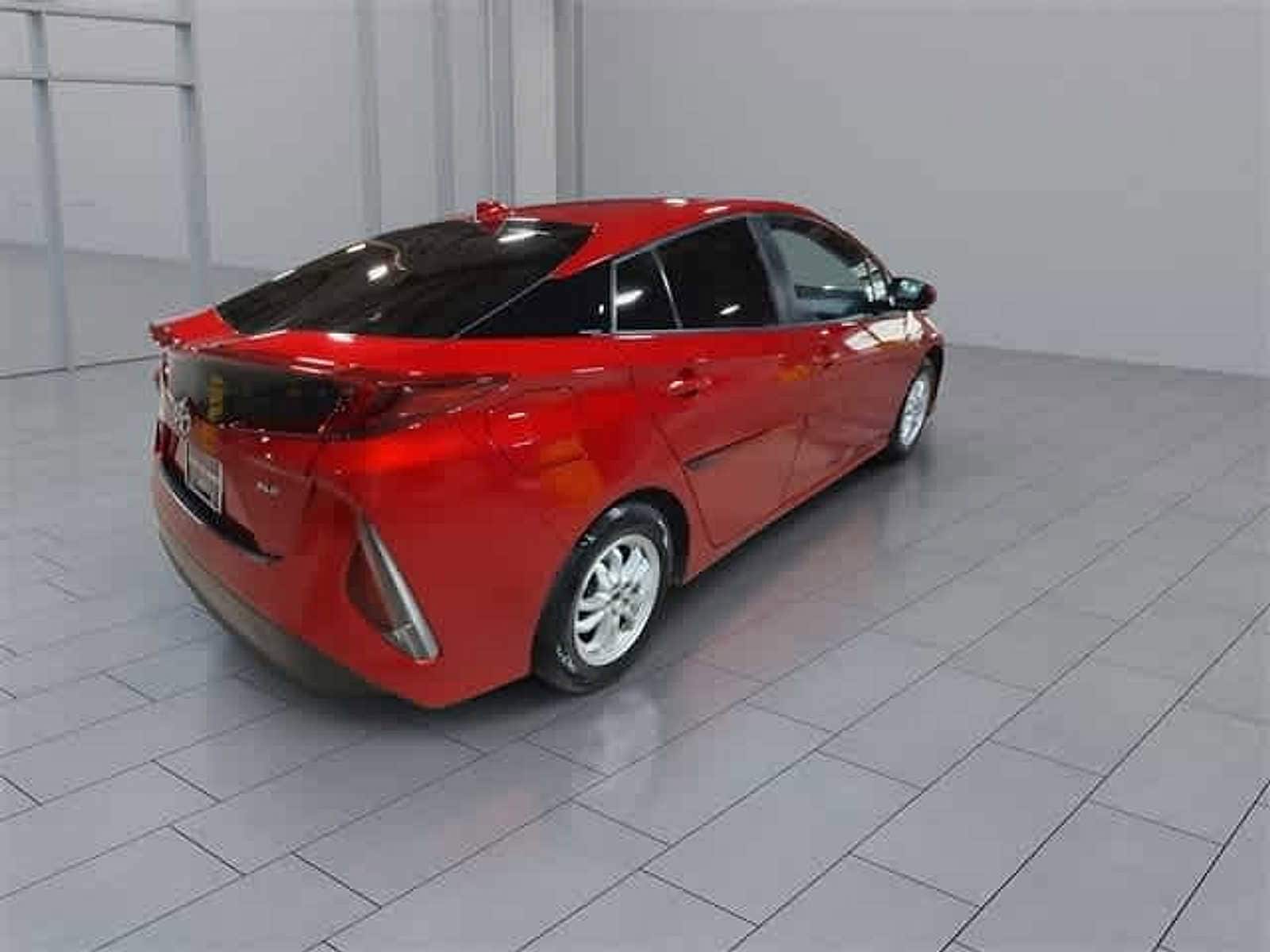 Thumbnail: 2022 Toyota Prius Prime - 10