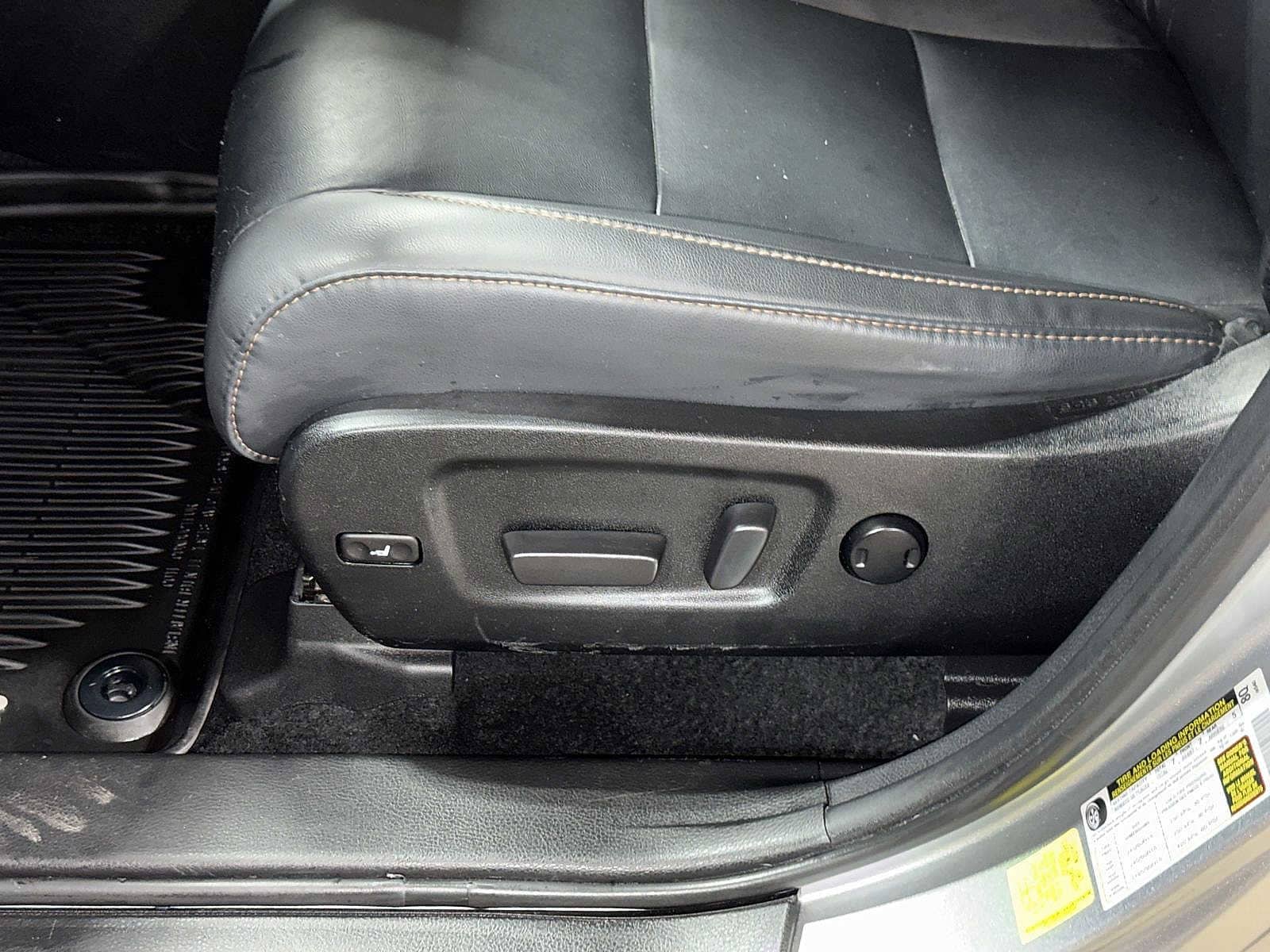 Thumbnail: 2019 Toyota Highlander - 24