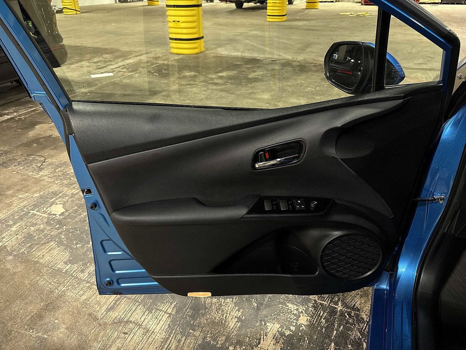 Thumbnail: 2022 Toyota Prius - 28